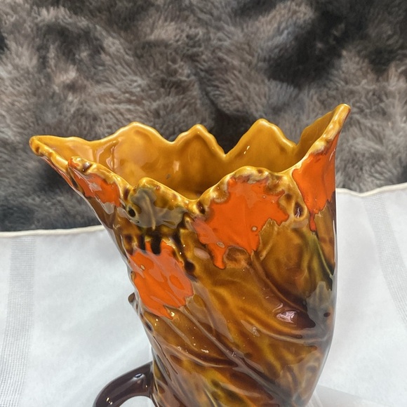 Fall Giftcraft Vintage Vase Japan 
Footed - Picture 9 of 16